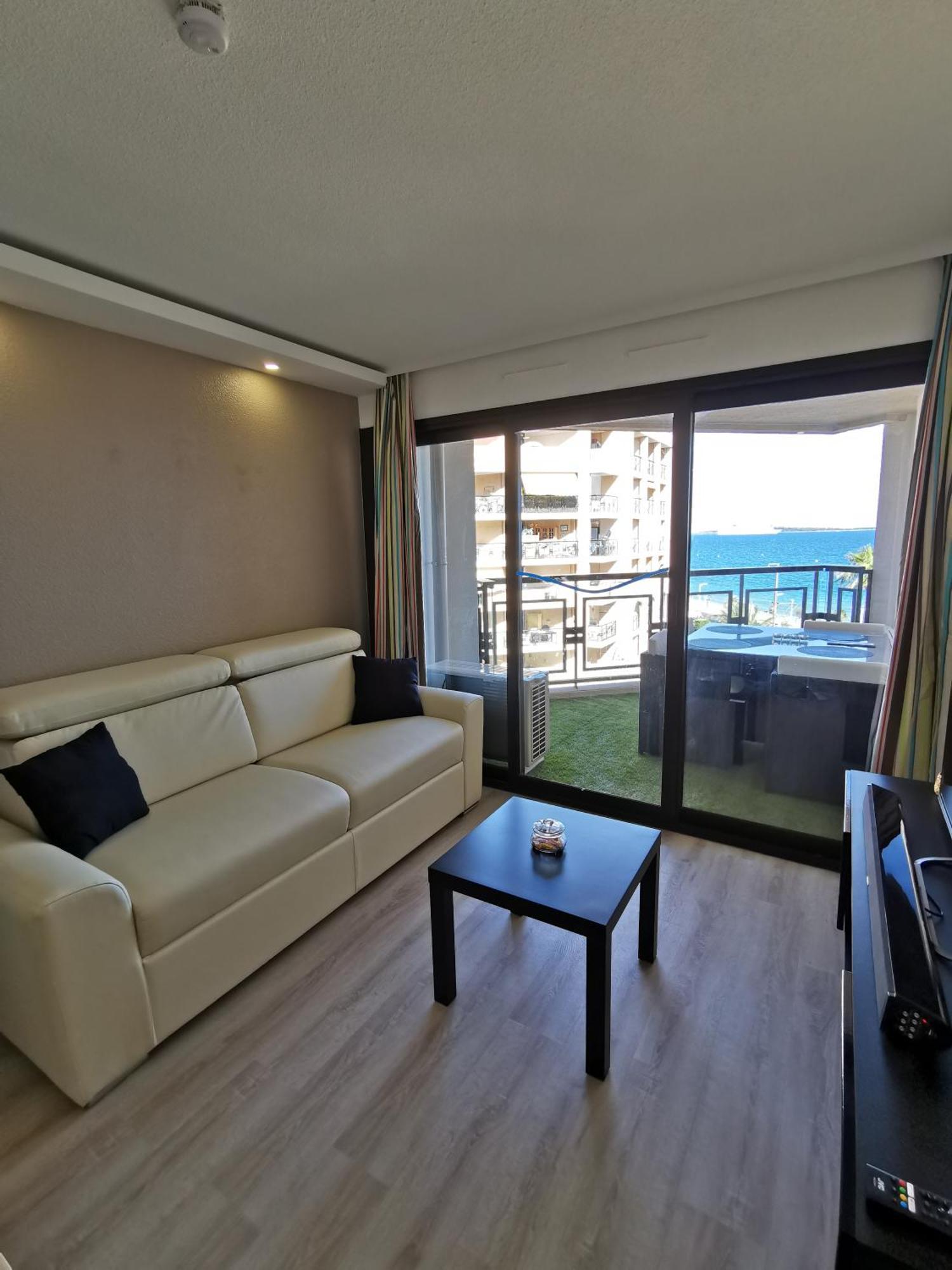 Appartement En Bord De Mer Канны Экстерьер фото